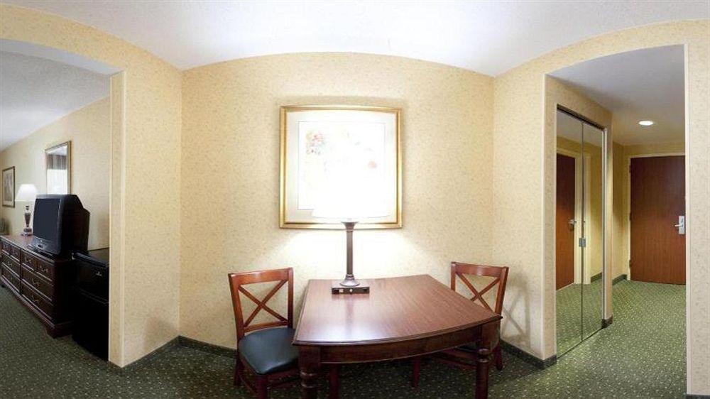 Holiday Inn Express & Suites Williamsburg By Ihg Экстерьер фото