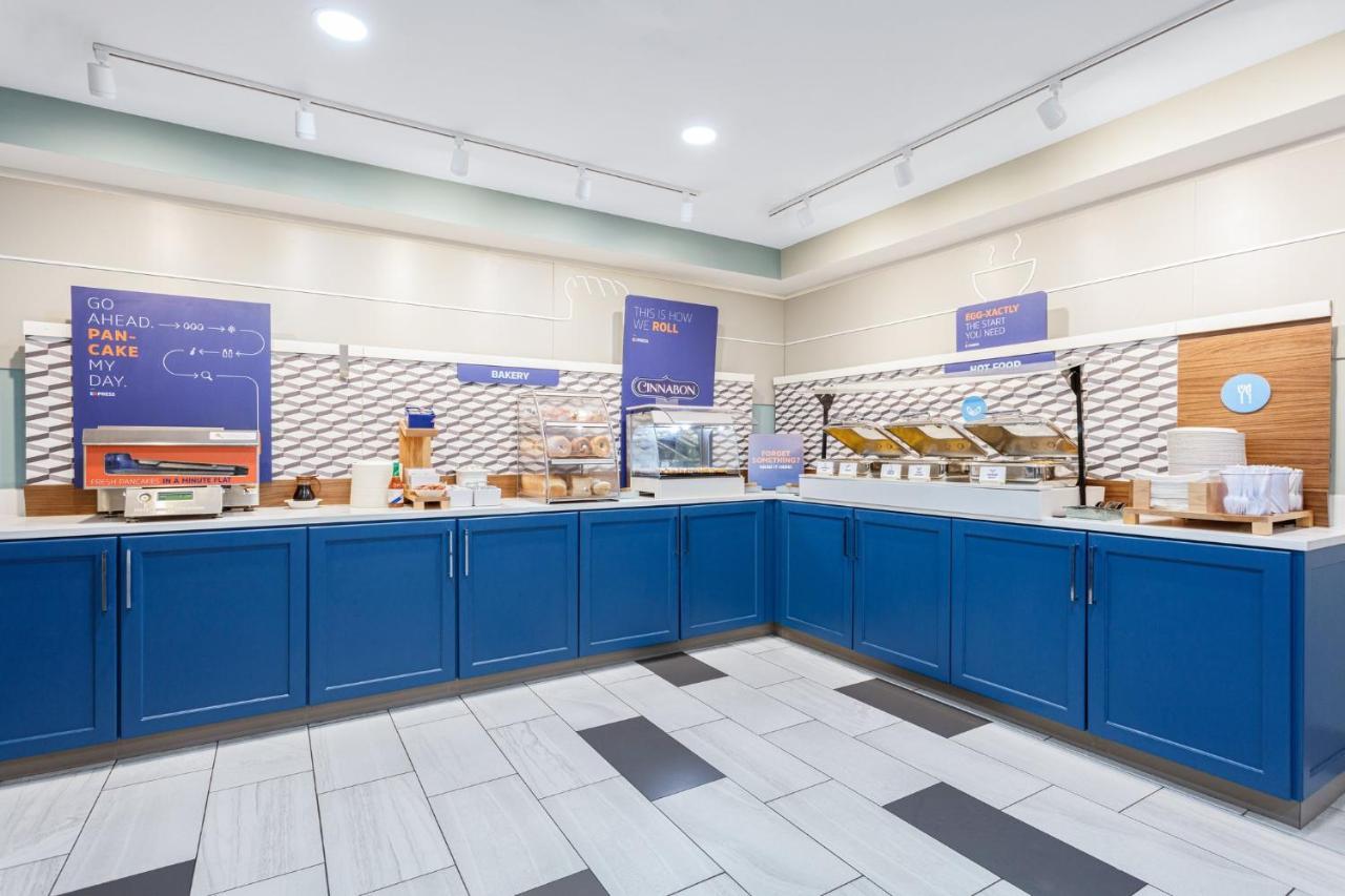 Holiday Inn Express & Suites Williamsburg By Ihg Экстерьер фото