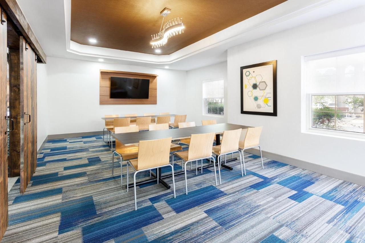 Holiday Inn Express & Suites Williamsburg By Ihg Экстерьер фото