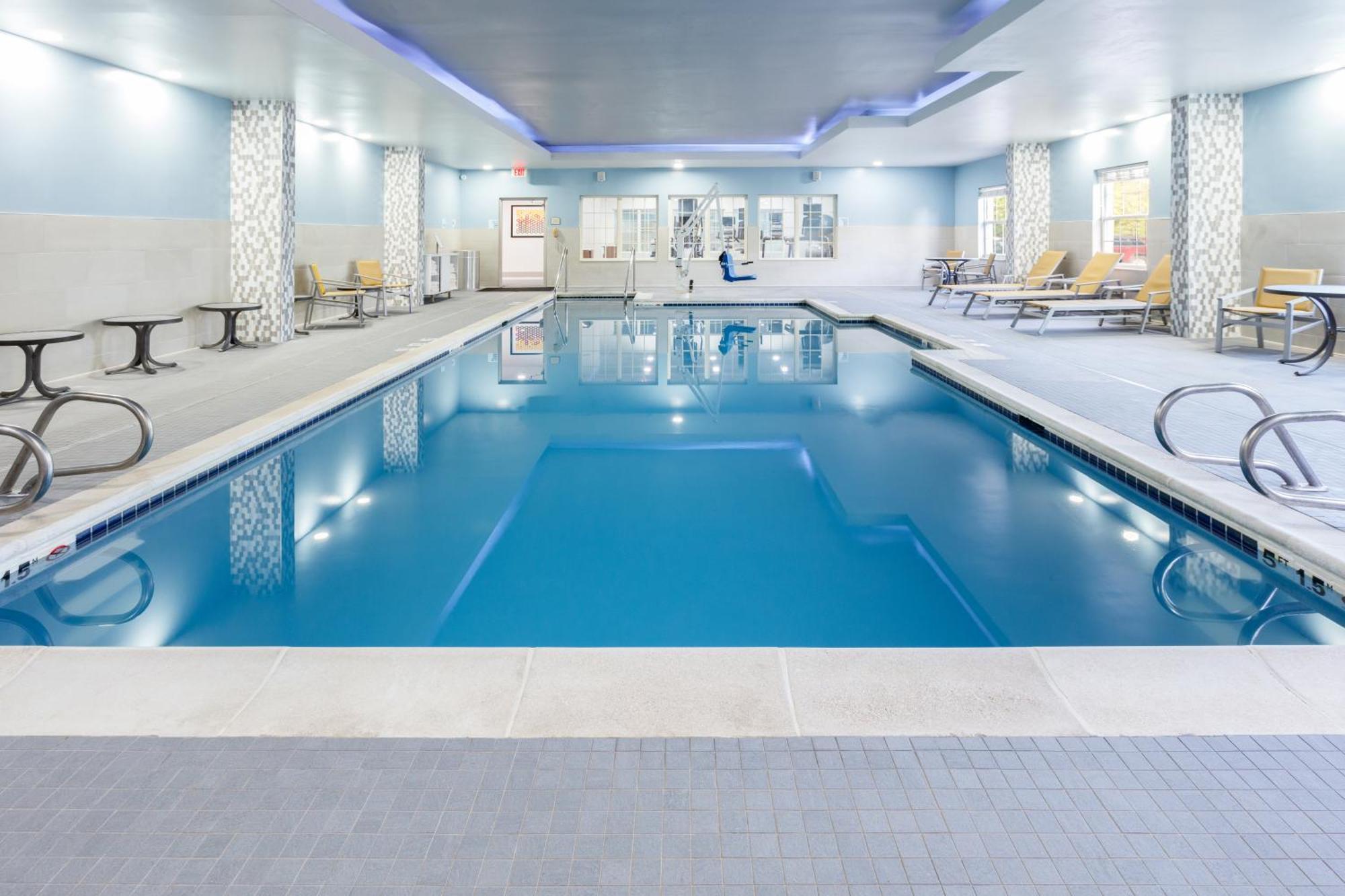 Holiday Inn Express & Suites Williamsburg By Ihg Экстерьер фото