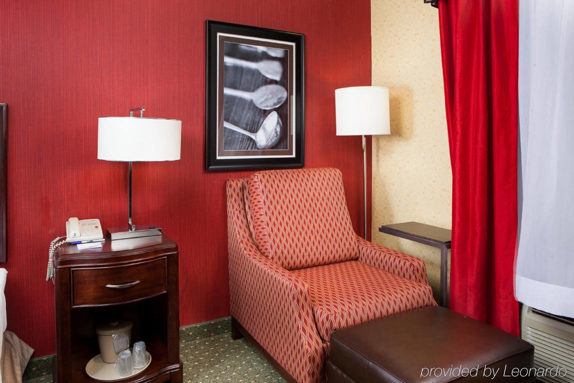 Holiday Inn Express & Suites Williamsburg By Ihg Экстерьер фото