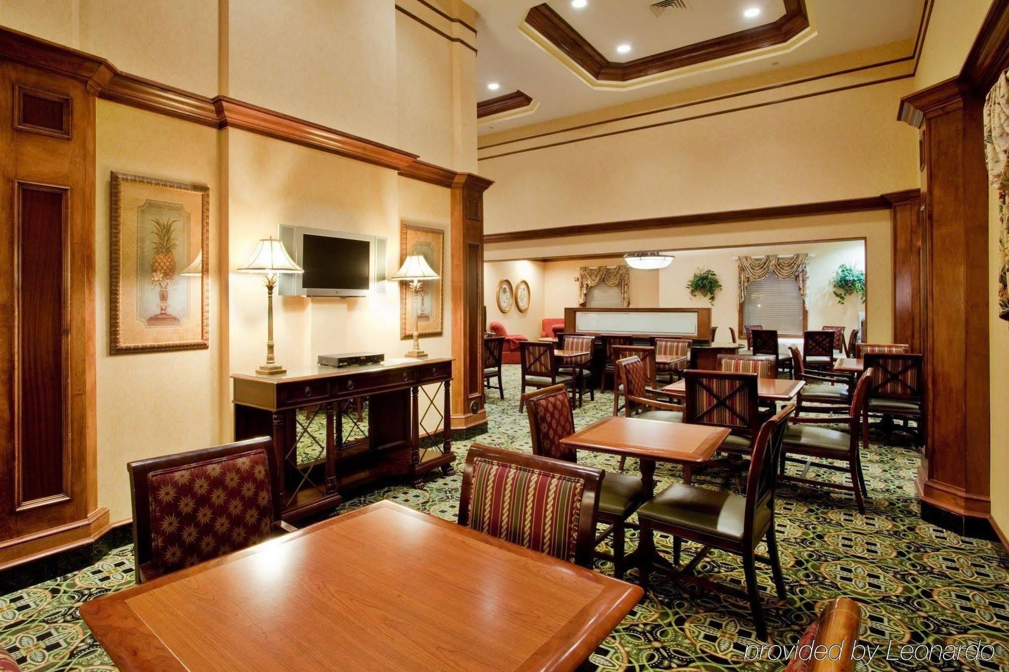 Holiday Inn Express & Suites Williamsburg By Ihg Экстерьер фото